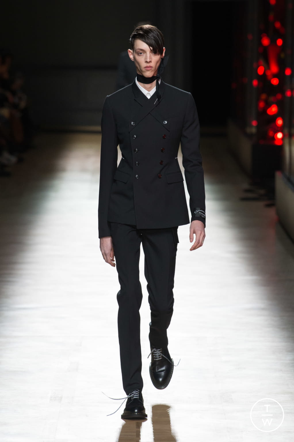 Fashion Week Paris Fall/Winter 2018 look 4 from the Dior Men collection menswear
