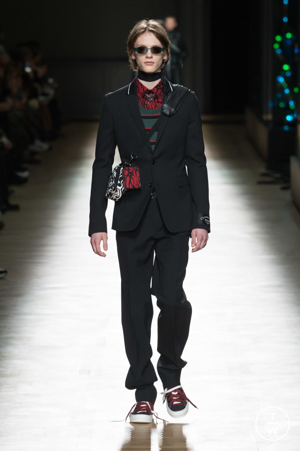 Fashion Week Paris Fall/Winter 2018 look 15 from the Dior Men collection 男装
