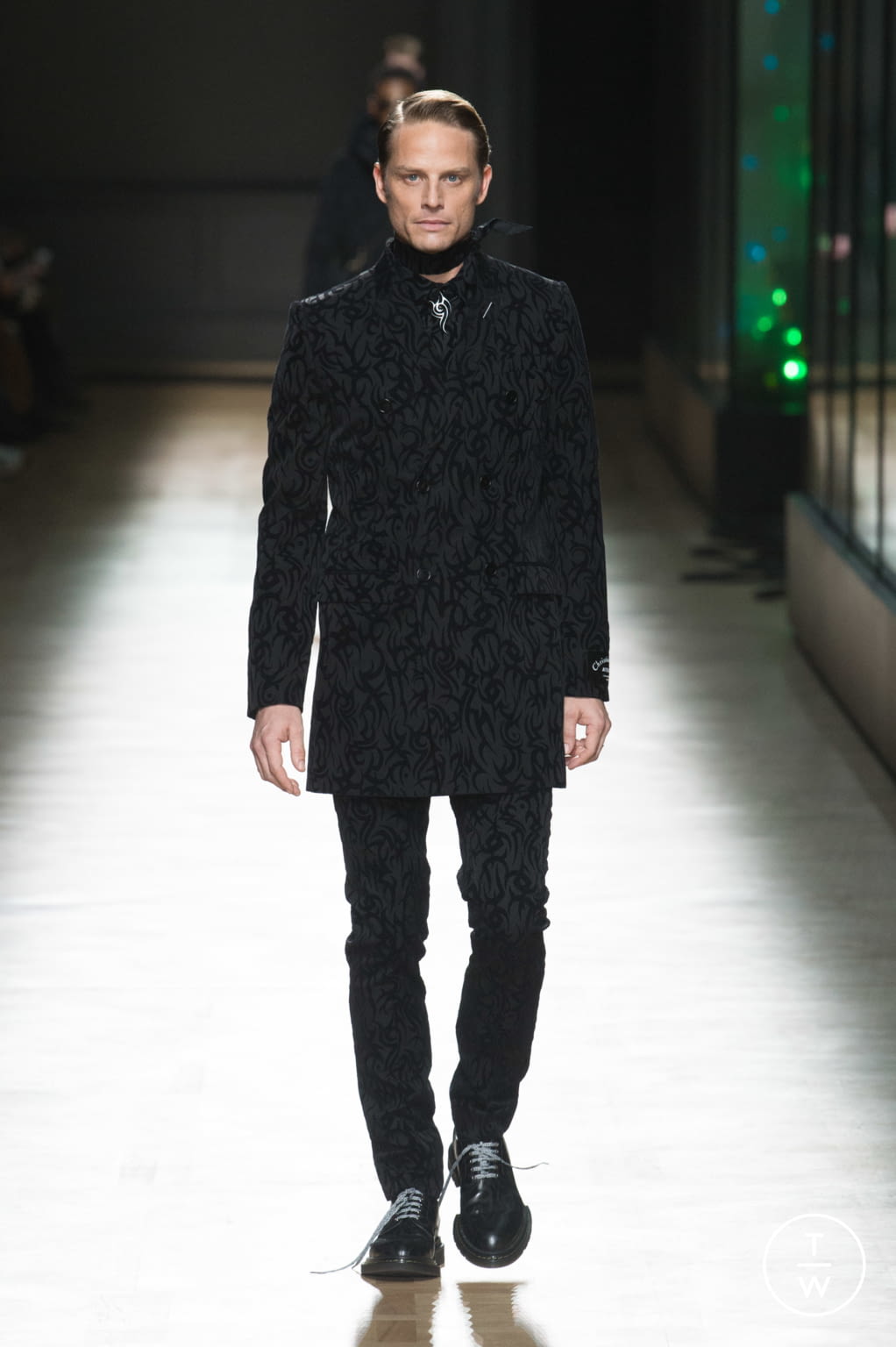 Fashion Week Paris Fall/Winter 2018 look 43 from the Dior Men collection menswear