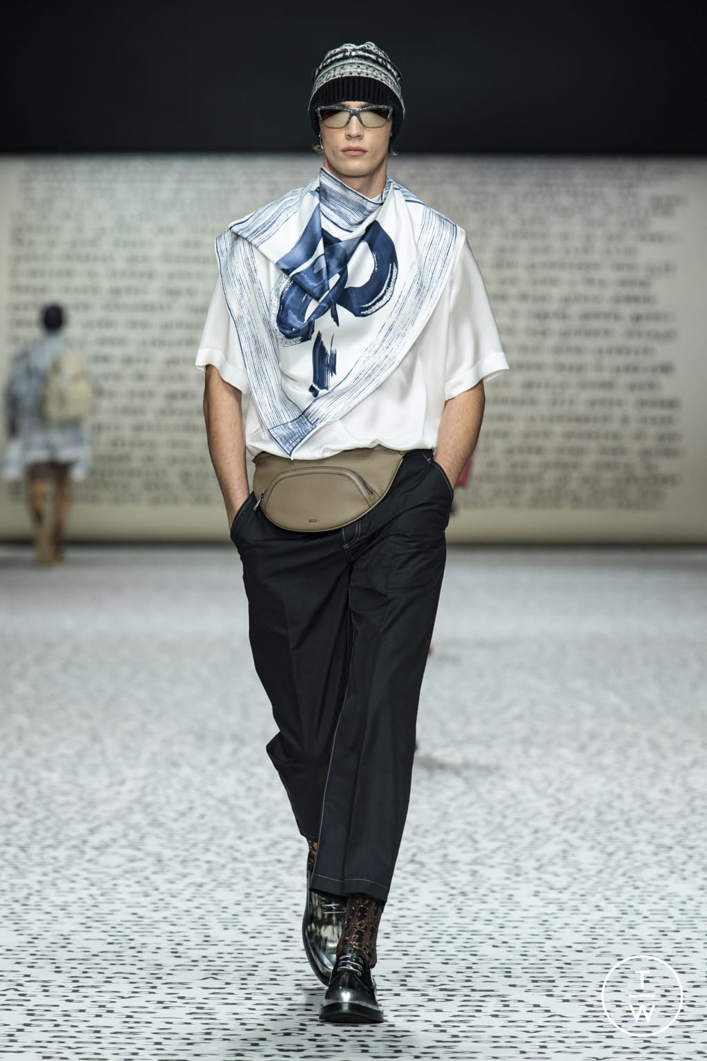 Fashion Week Paris Pre-Fall 2022 look 25 from the Dior Men collection 男装