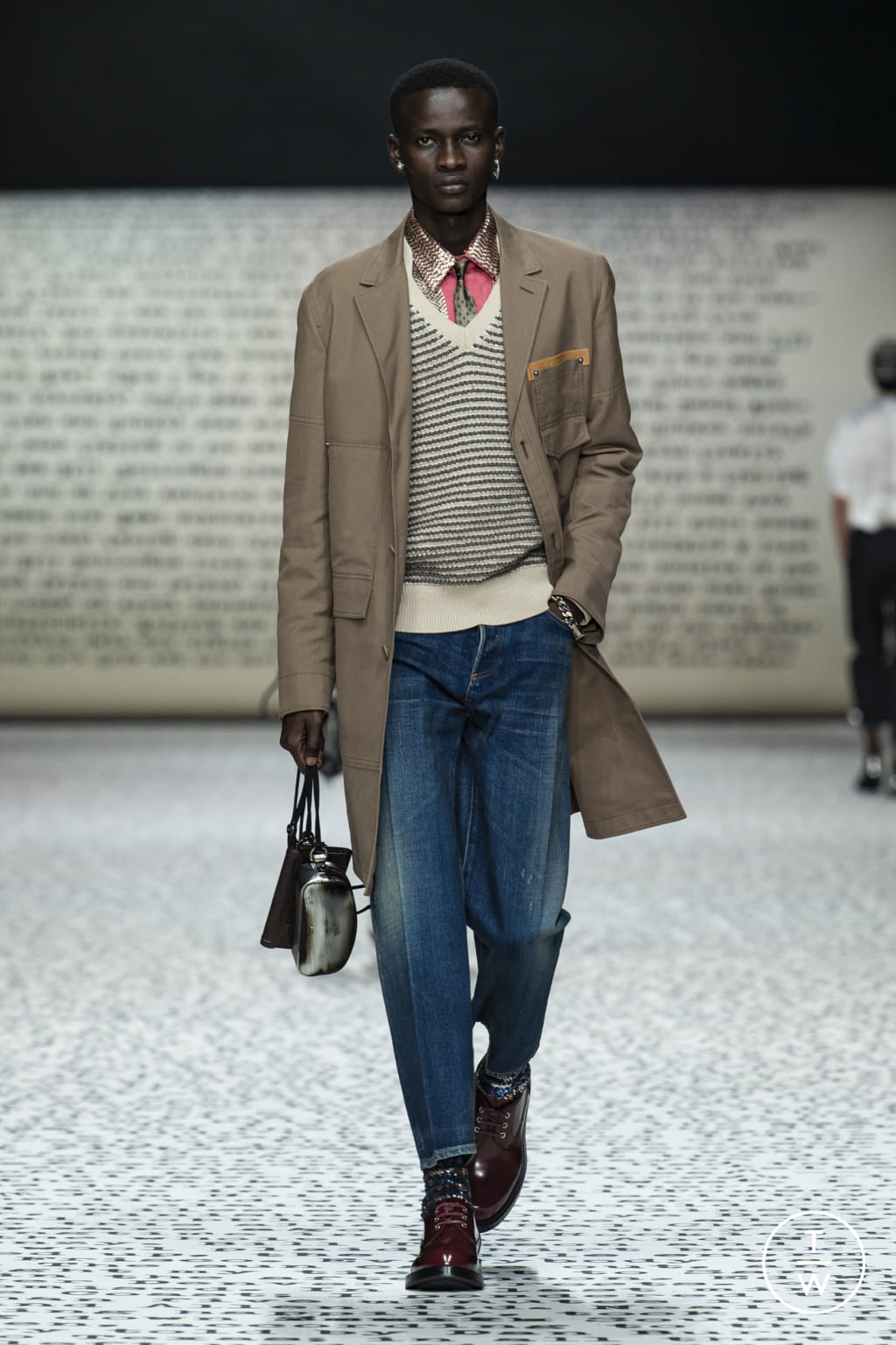 Fashion Week Paris Pre-Fall 2022 look 28 from the Dior Men collection menswear