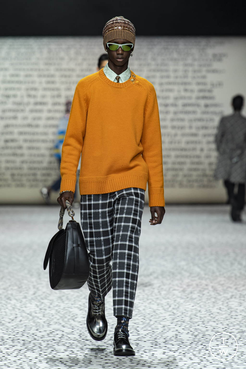 Fashion Week Paris Pre-Fall 2022 look 34 from the Dior Men collection menswear