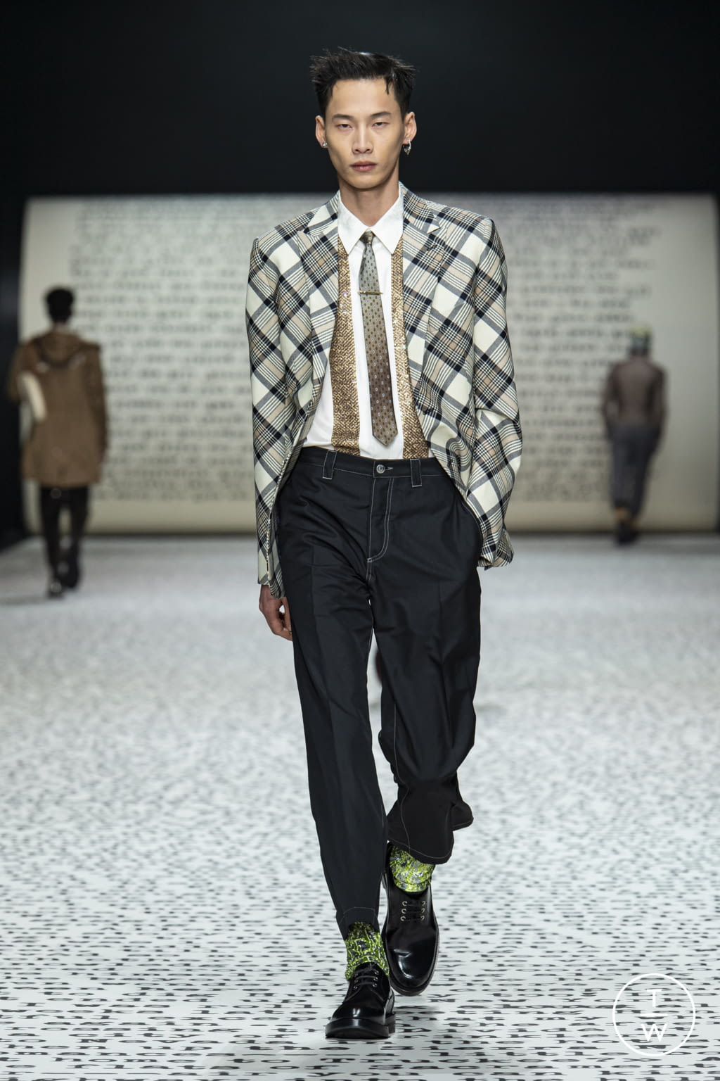 Fashion Week Paris Pre-Fall 2022 look 43 from the Dior Men collection menswear