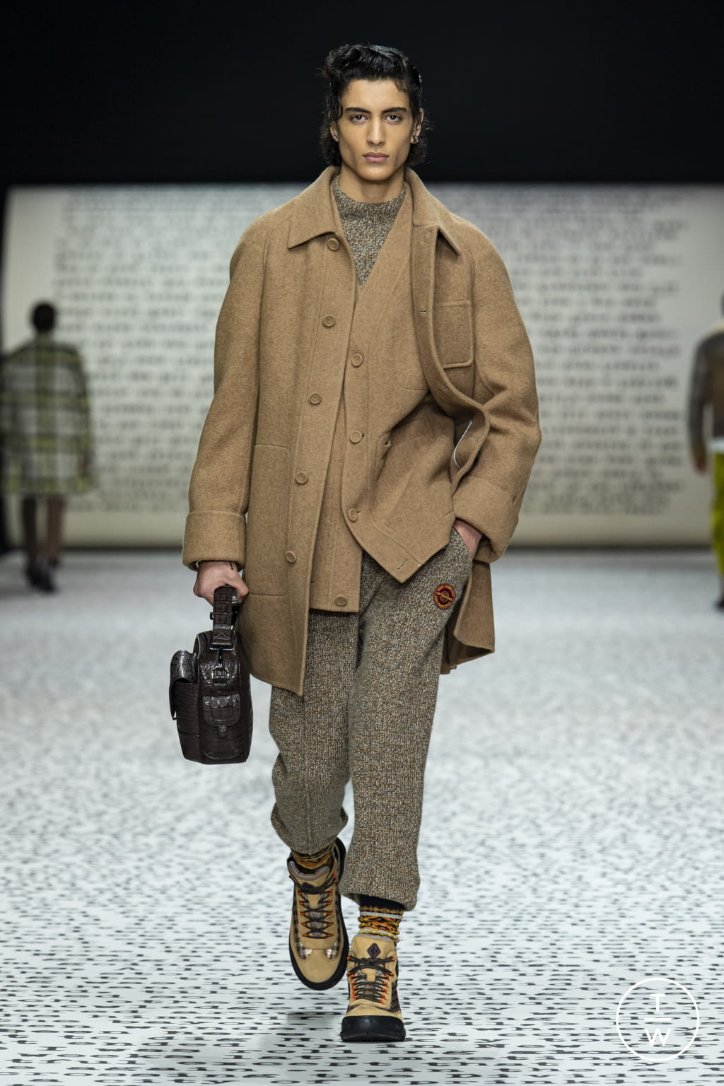 Fashion Week Paris Pre-Fall 2022 look 9 from the Dior Men collection menswear
