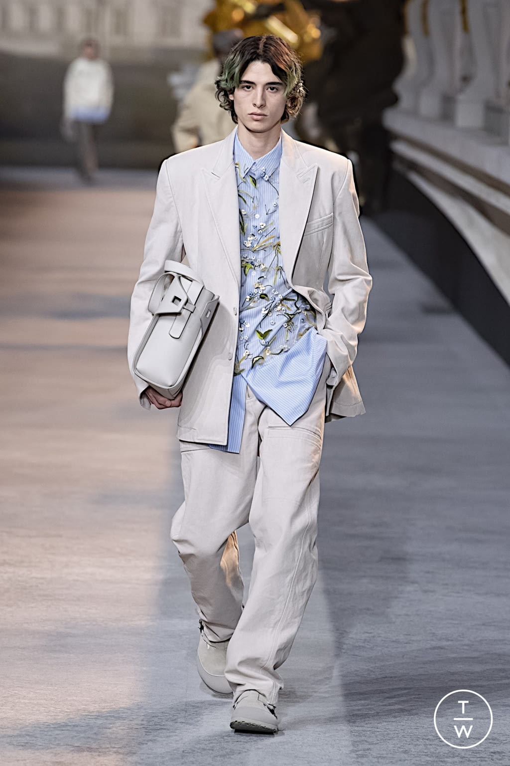 Fashion Week Paris Fall/Winter 2022 look 20 from the Dior Men collection menswear