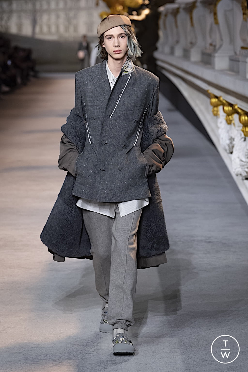 Fashion Week Paris Fall/Winter 2022 look 32 from the Dior Homme collection menswear