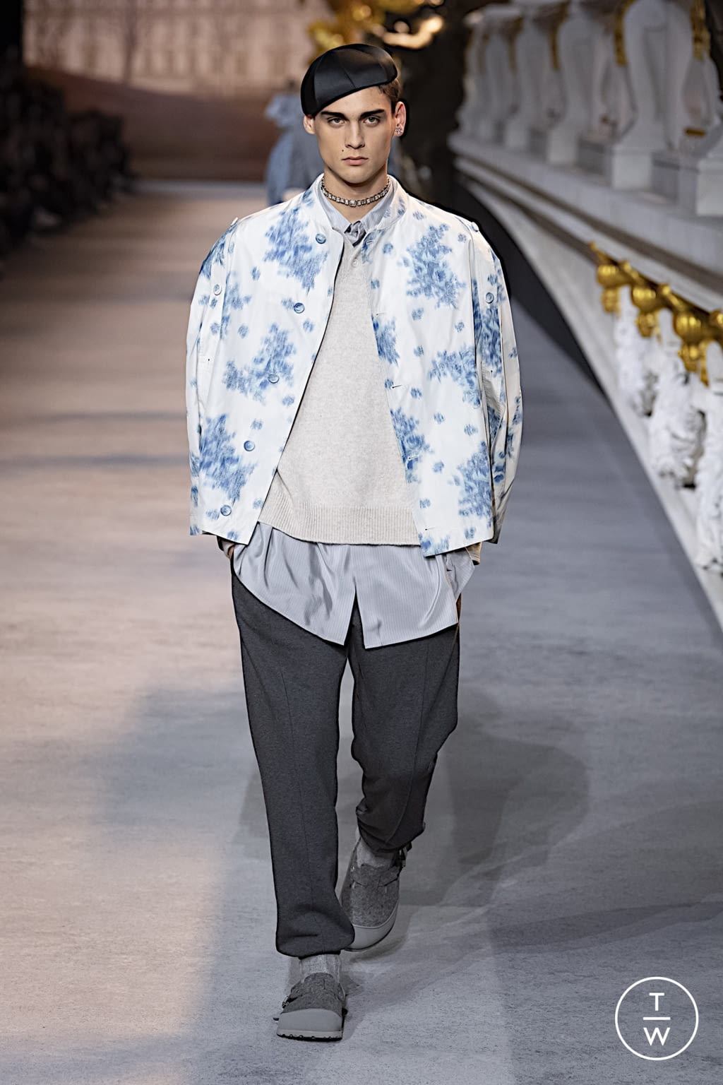 Fashion Week Paris Fall/Winter 2022 look 44 from the Dior Men collection menswear
