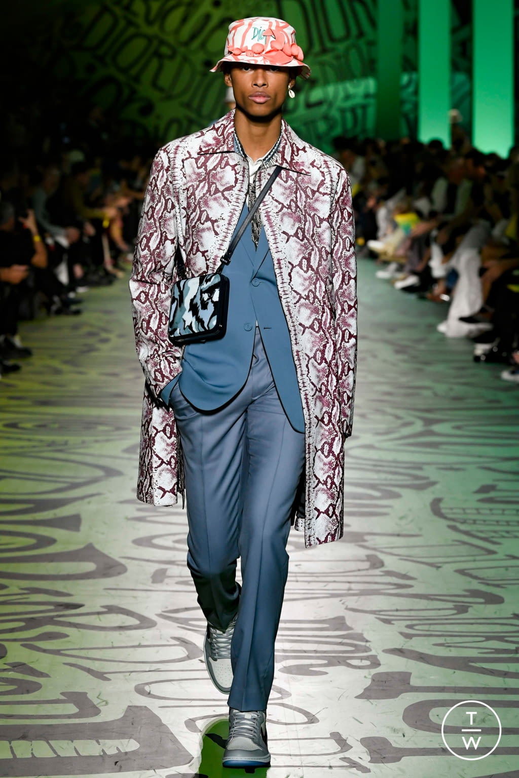 Fashion Week Paris Pre-Fall 2020 look 32 from the Dior Men collection 男装