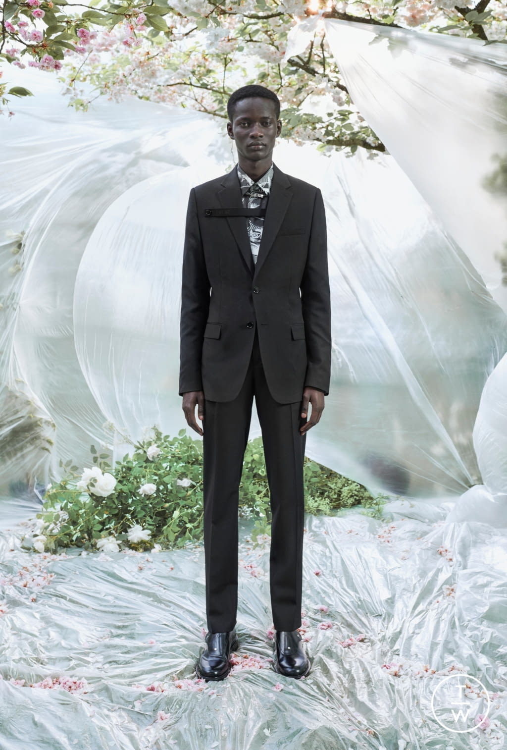 Fashion Week Paris Resort 2020 look 3 from the Dior Men collection menswear