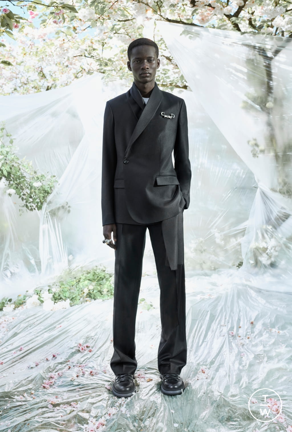 Fashion Week Paris Resort 2020 look 6 from the Dior Men collection 男装