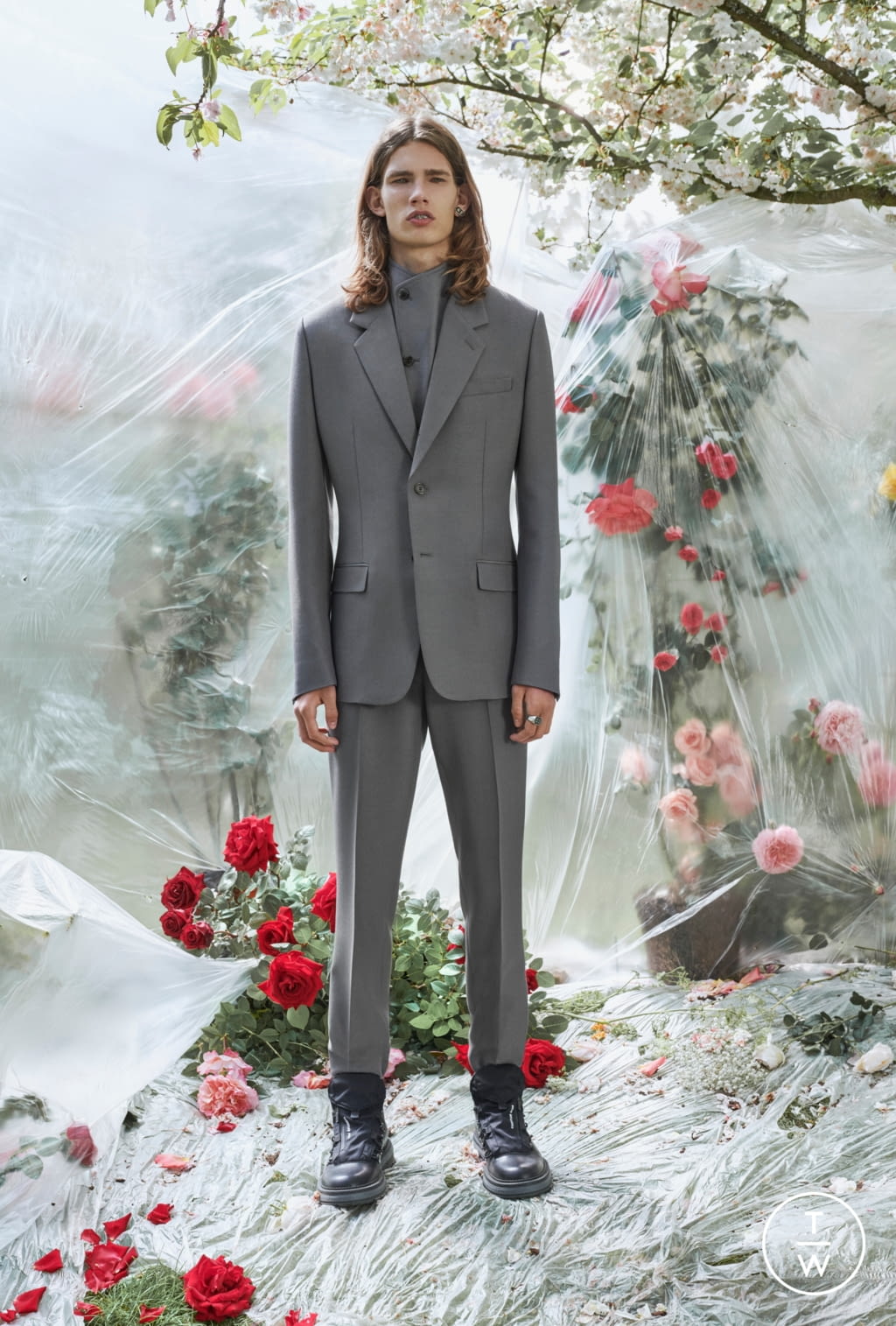 Fashion Week Paris Resort 2020 look 33 from the Dior Men collection menswear