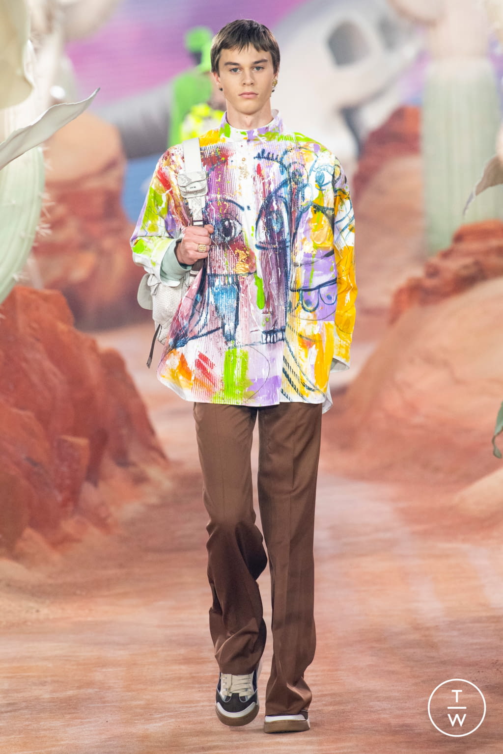 Fashion Week Paris Spring/Summer 2022 look 21 from the Dior Men collection 男装