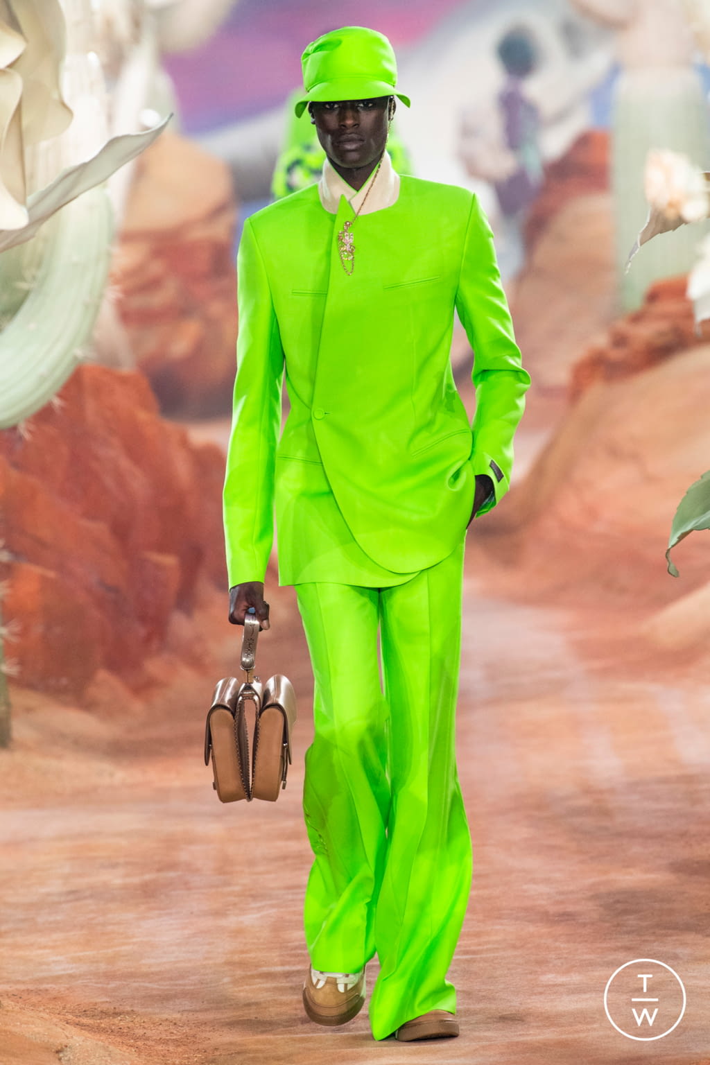 Fashion Week Paris Spring/Summer 2022 look 23 from the Dior Men collection menswear
