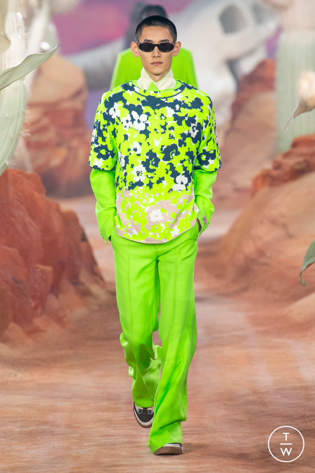Fashion Week Paris Spring/Summer 2022 look 24 from the Dior Men collection menswear