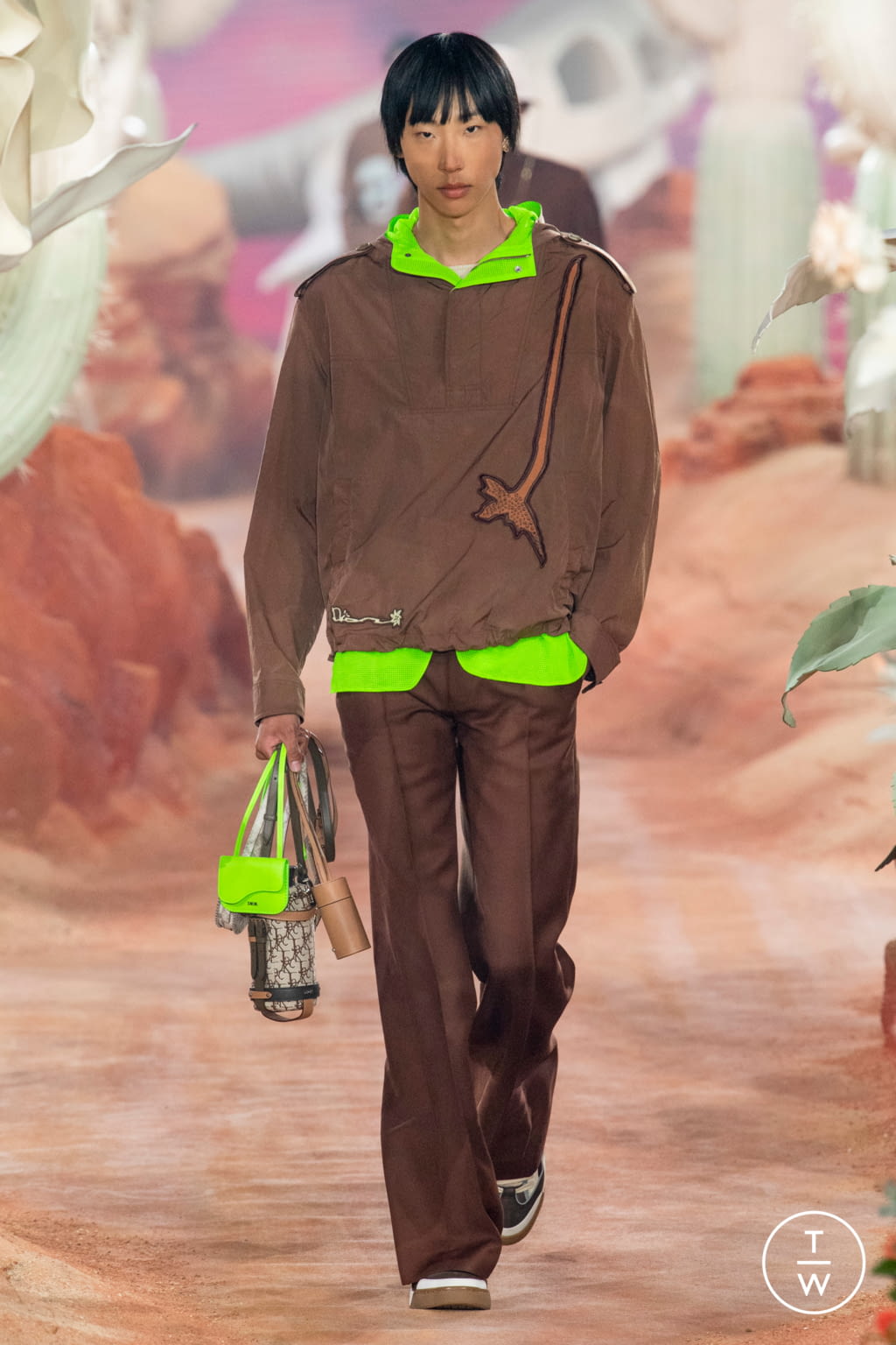 Fashion Week Paris Spring/Summer 2022 look 27 from the Dior Men collection menswear