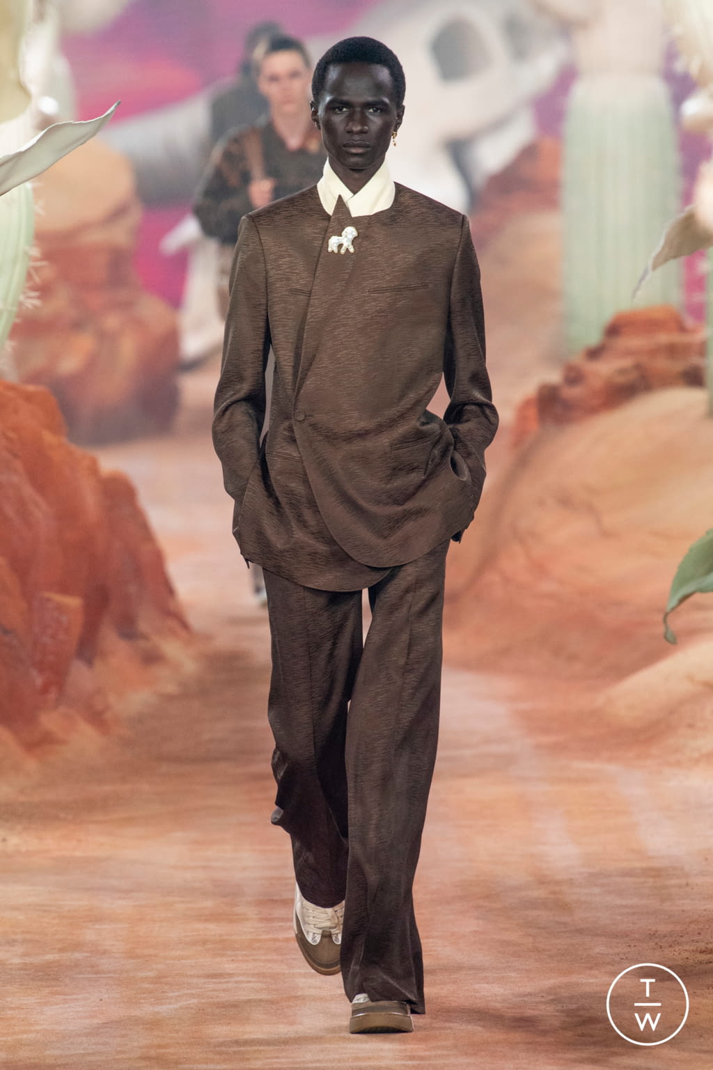 Fashion Week Paris Spring/Summer 2022 look 34 from the Dior Men collection menswear