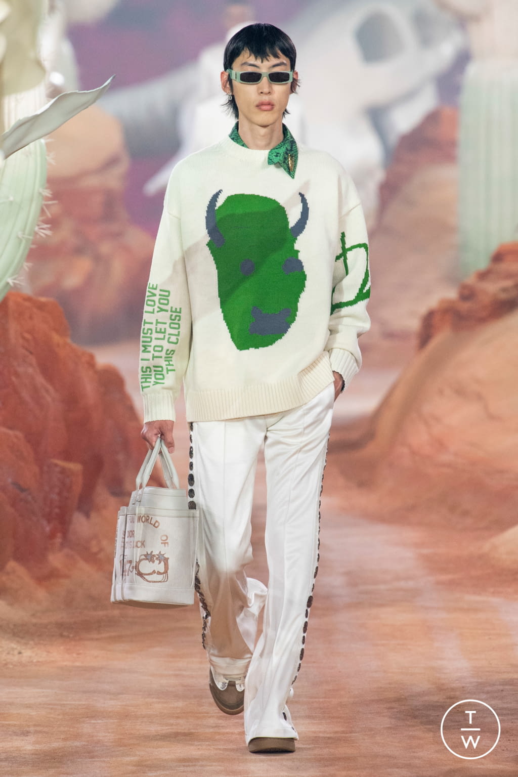 Fashion Week Paris Spring/Summer 2022 look 48 from the Dior Men collection menswear