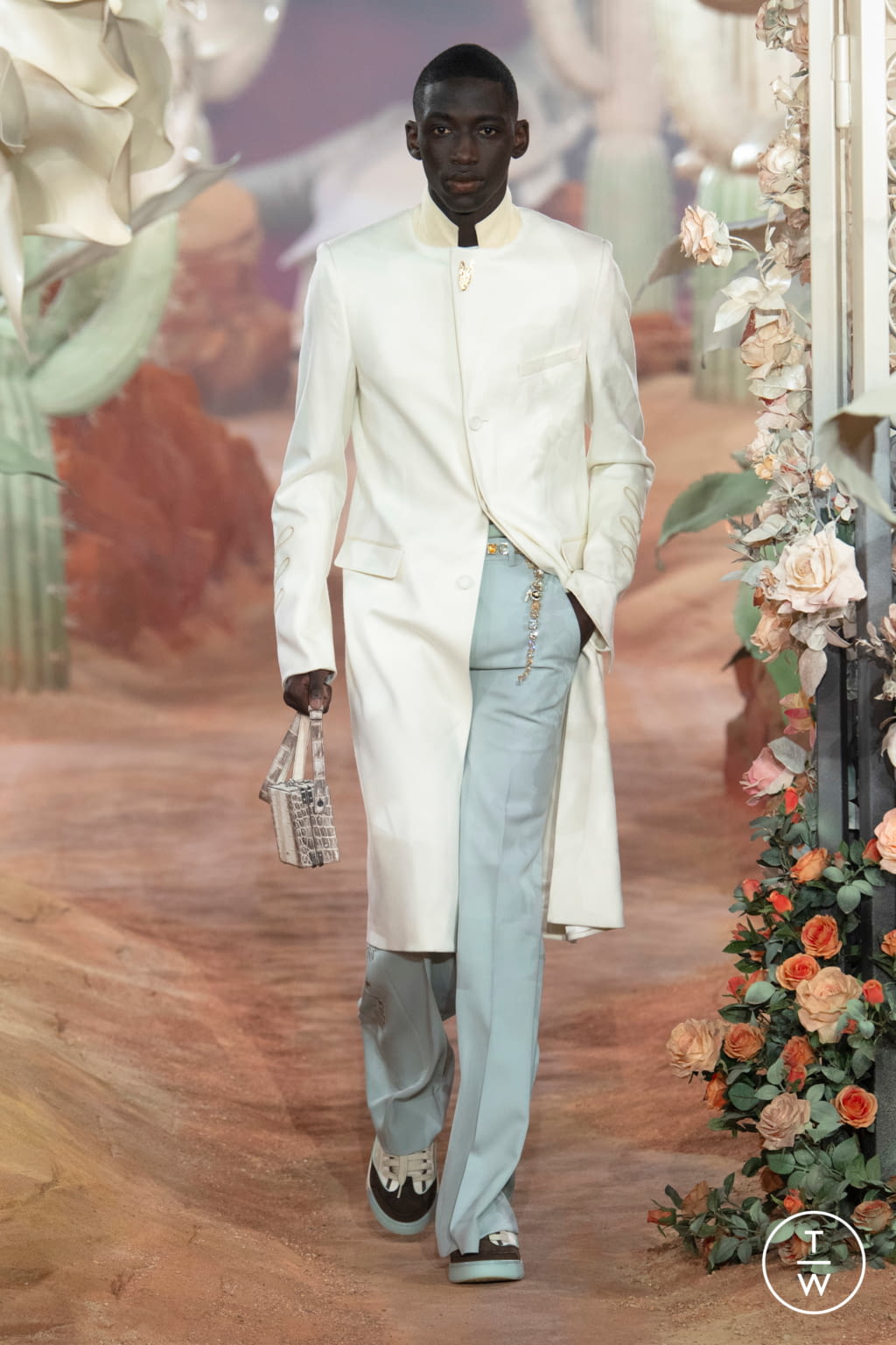Fashion Week Paris Spring/Summer 2022 look 51 from the Dior Men collection menswear