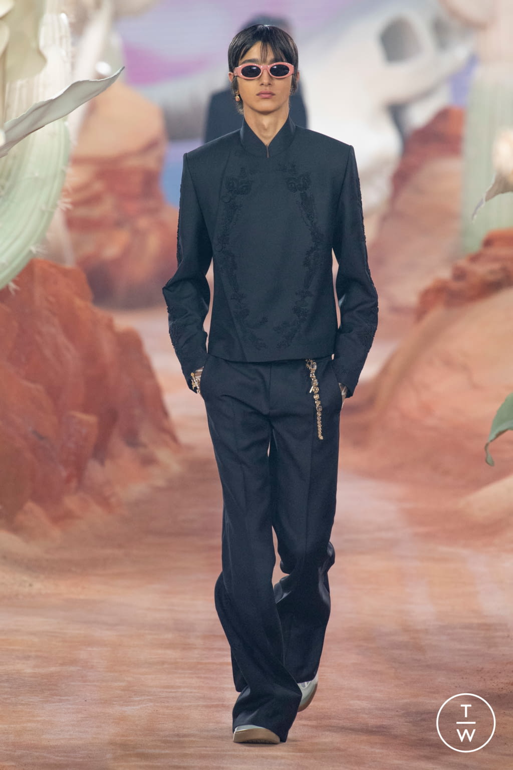 Fashion Week Paris Spring/Summer 2022 look 7 from the Dior Men collection menswear