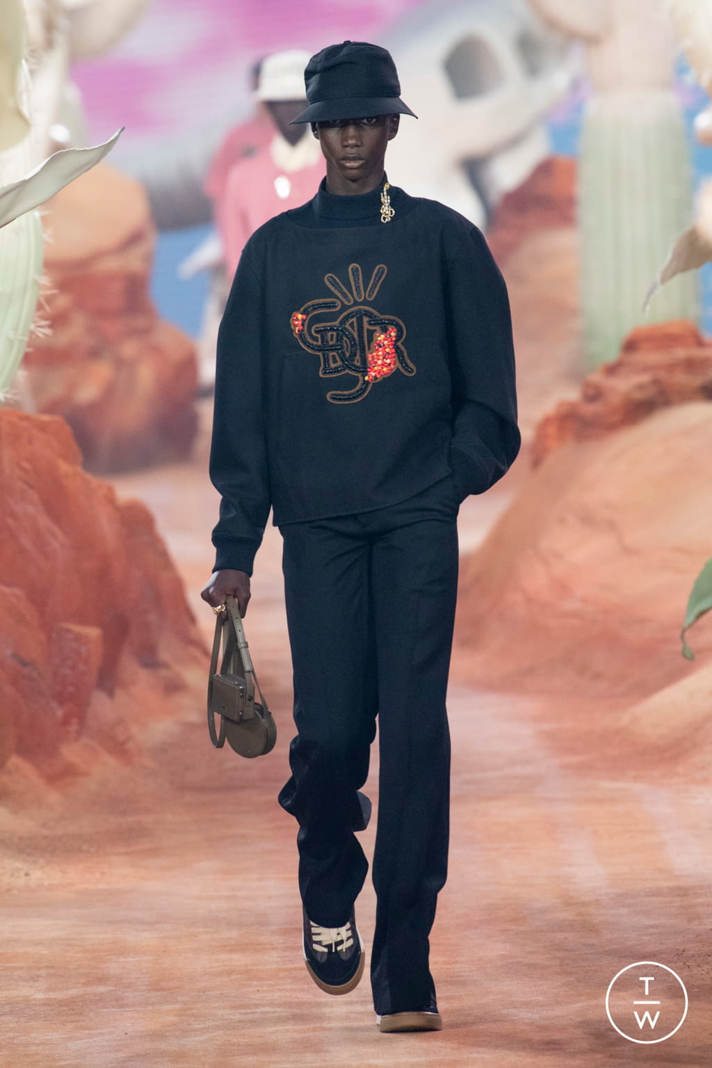 Fashion Week Paris Spring/Summer 2022 look 9 from the Dior Men collection menswear