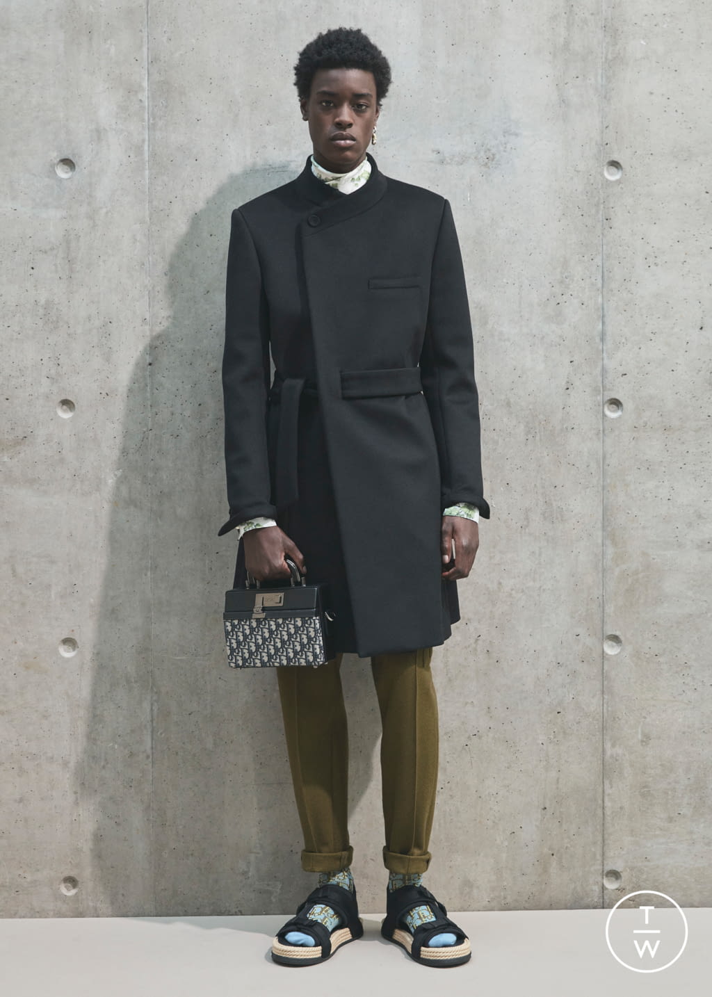 Fashion Week Paris Spring/Summer 2021 look 1 from the Dior Men collection menswear