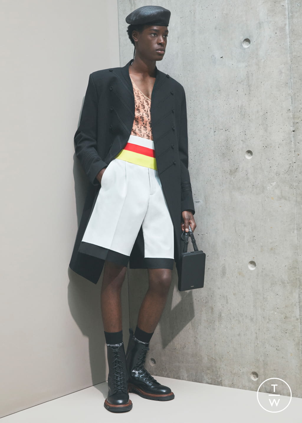 Fashion Week Paris Spring/Summer 2021 look 12 from the Dior Men collection 男装