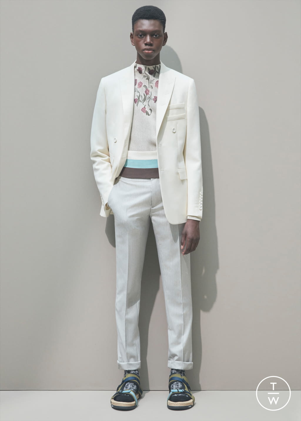 Kim Jones goes clean romantic and deconstructed for Dior Mens  fallwinter 2022  Garage