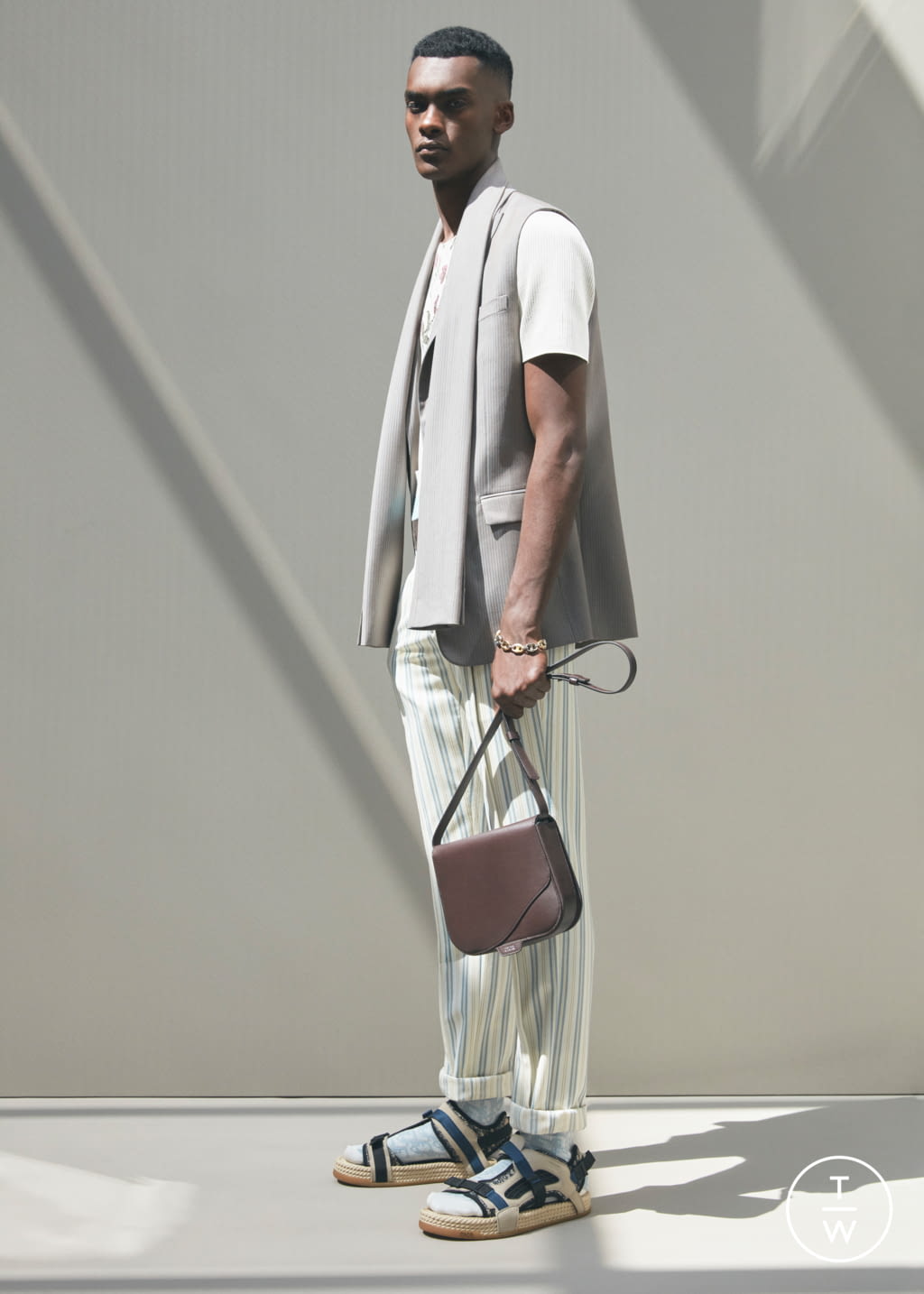 Fashion Week Paris Spring/Summer 2021 look 3 from the Dior Men collection 男装