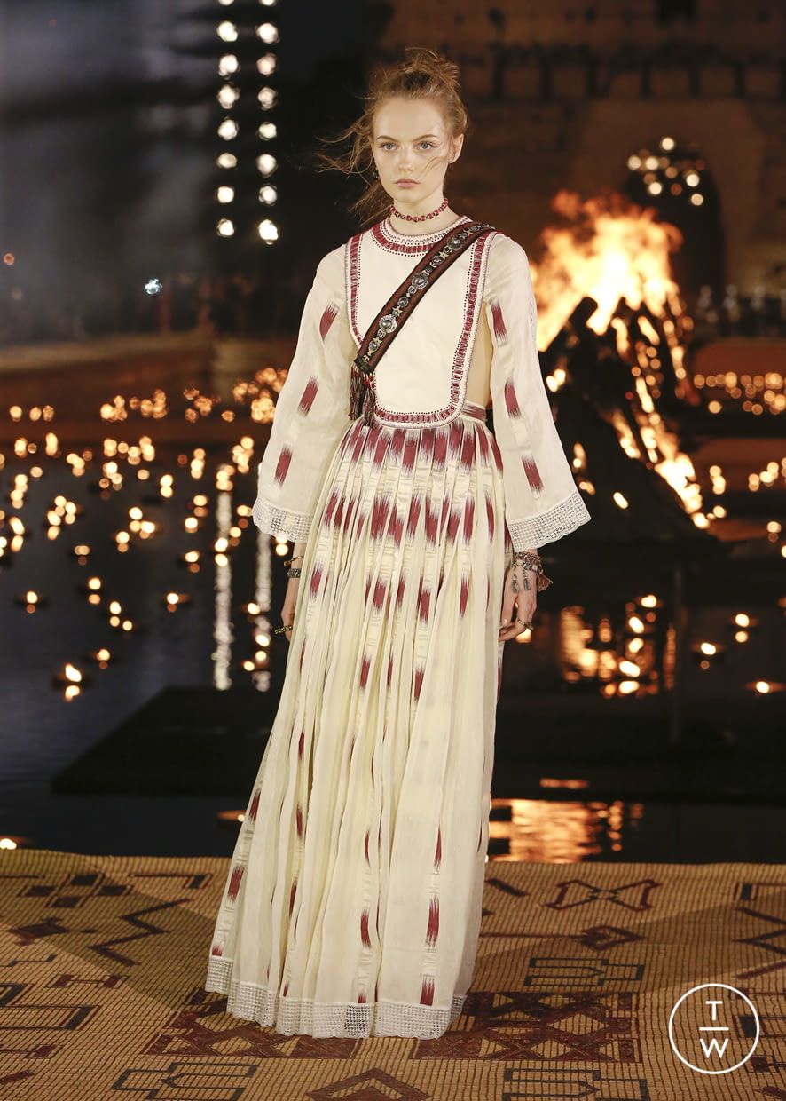Fashion Week Paris Resort 2020 look 10 from the Christian Dior collection womenswear