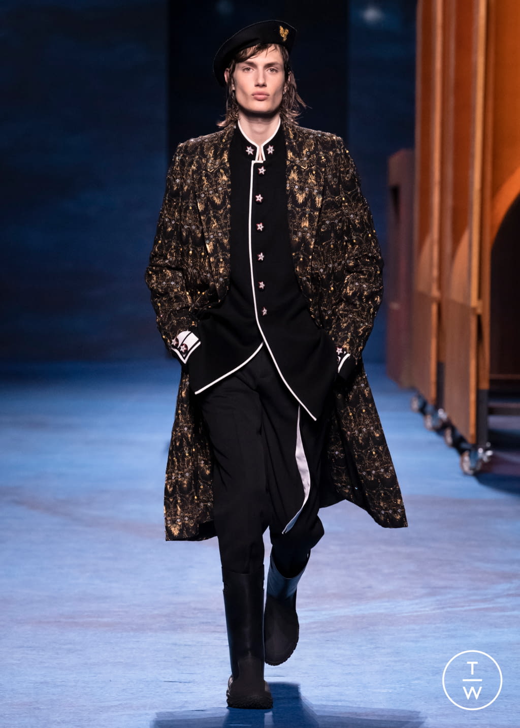 Fashion Week Paris Fall/Winter 2021 look 1 from the Dior Men collection menswear