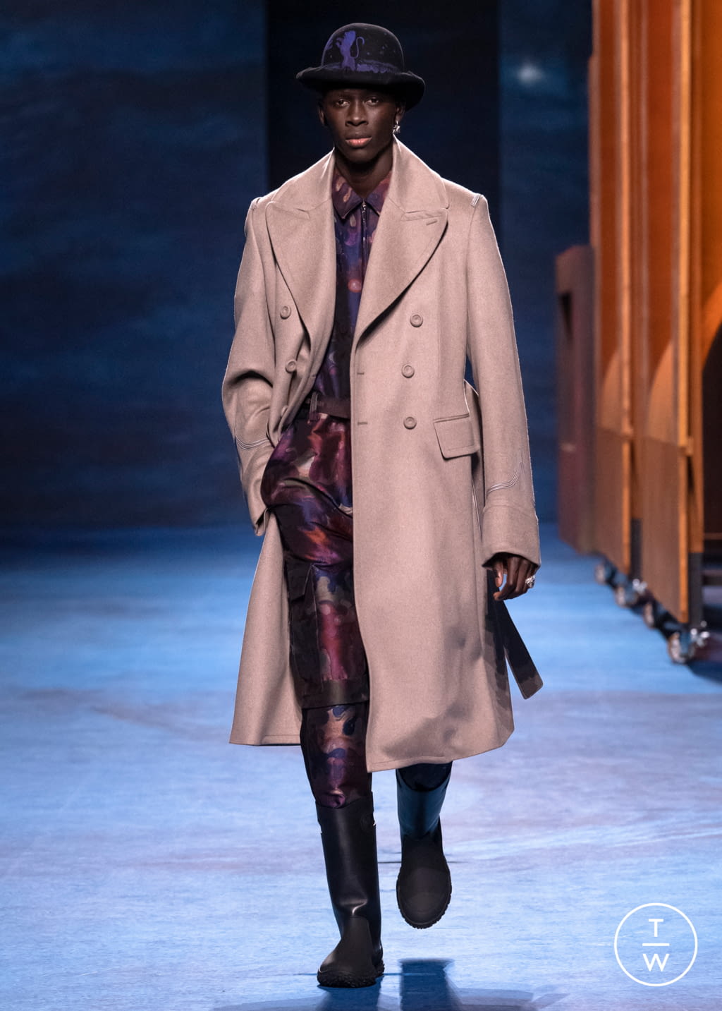Fashion Week Paris Fall/Winter 2021 look 27 from the Dior Men collection menswear