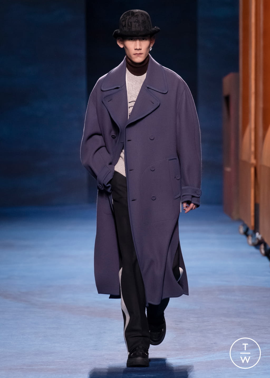 Fashion Week Paris Fall/Winter 2021 look 34 from the Dior Men collection menswear
