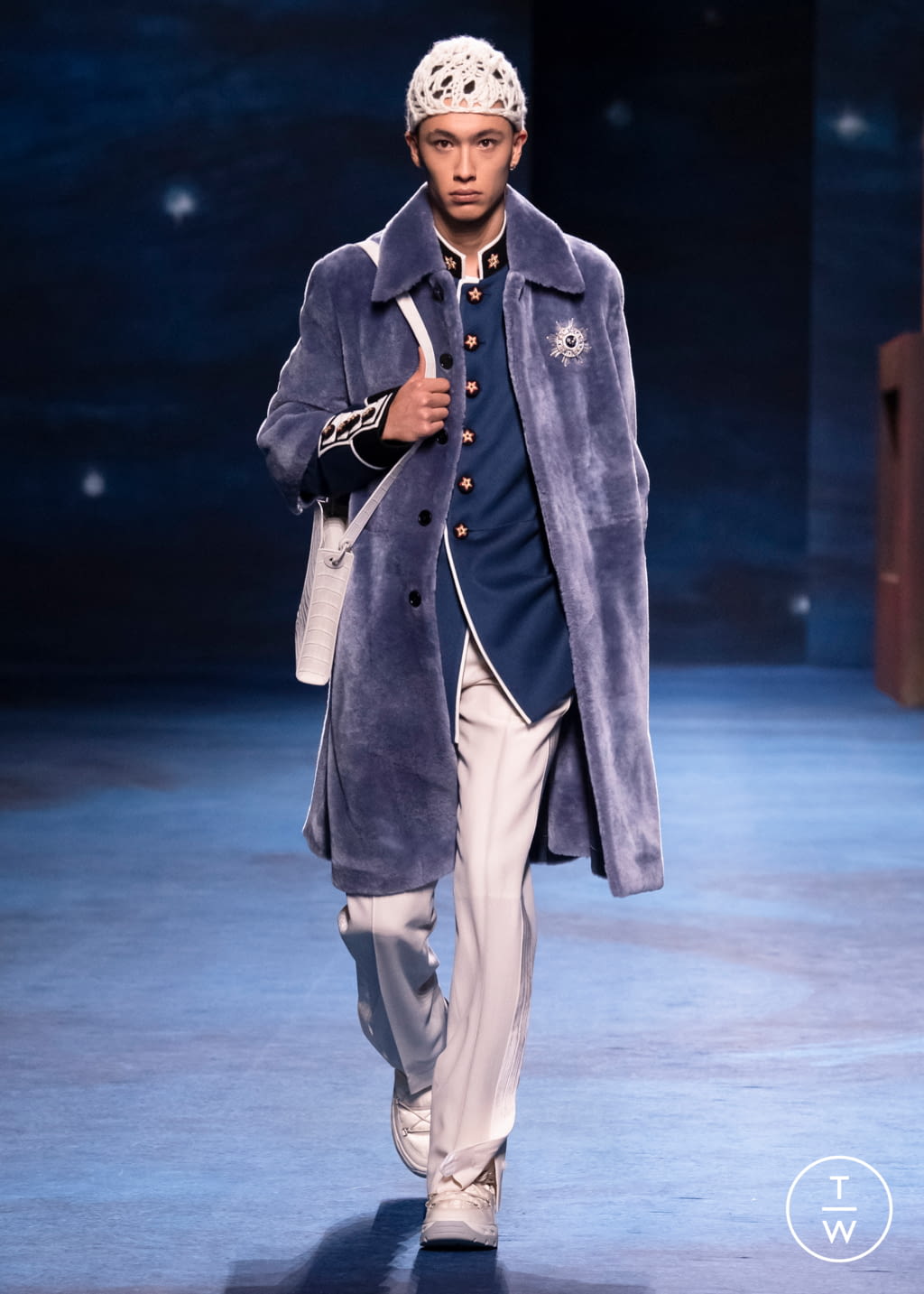 Fashion Week Paris Fall/Winter 2021 look 45 from the Dior Men collection 男装