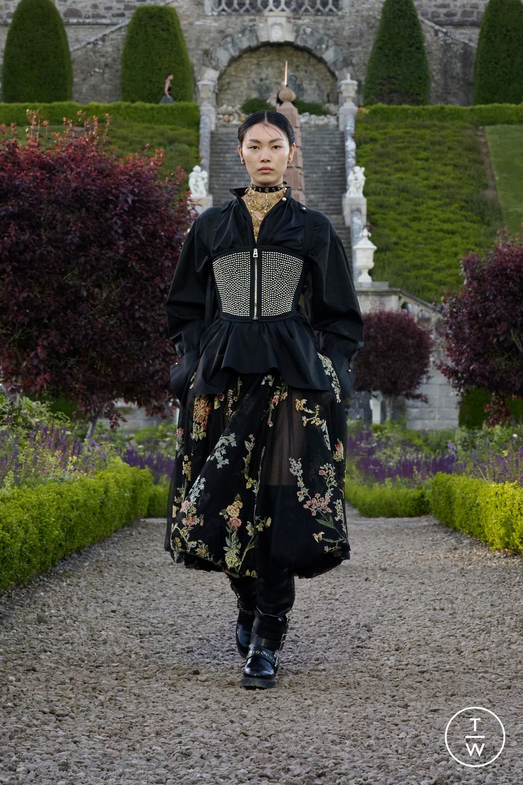 Fashion Week Paris Resort 2025 look 56 from the Christian Dior collection 女装