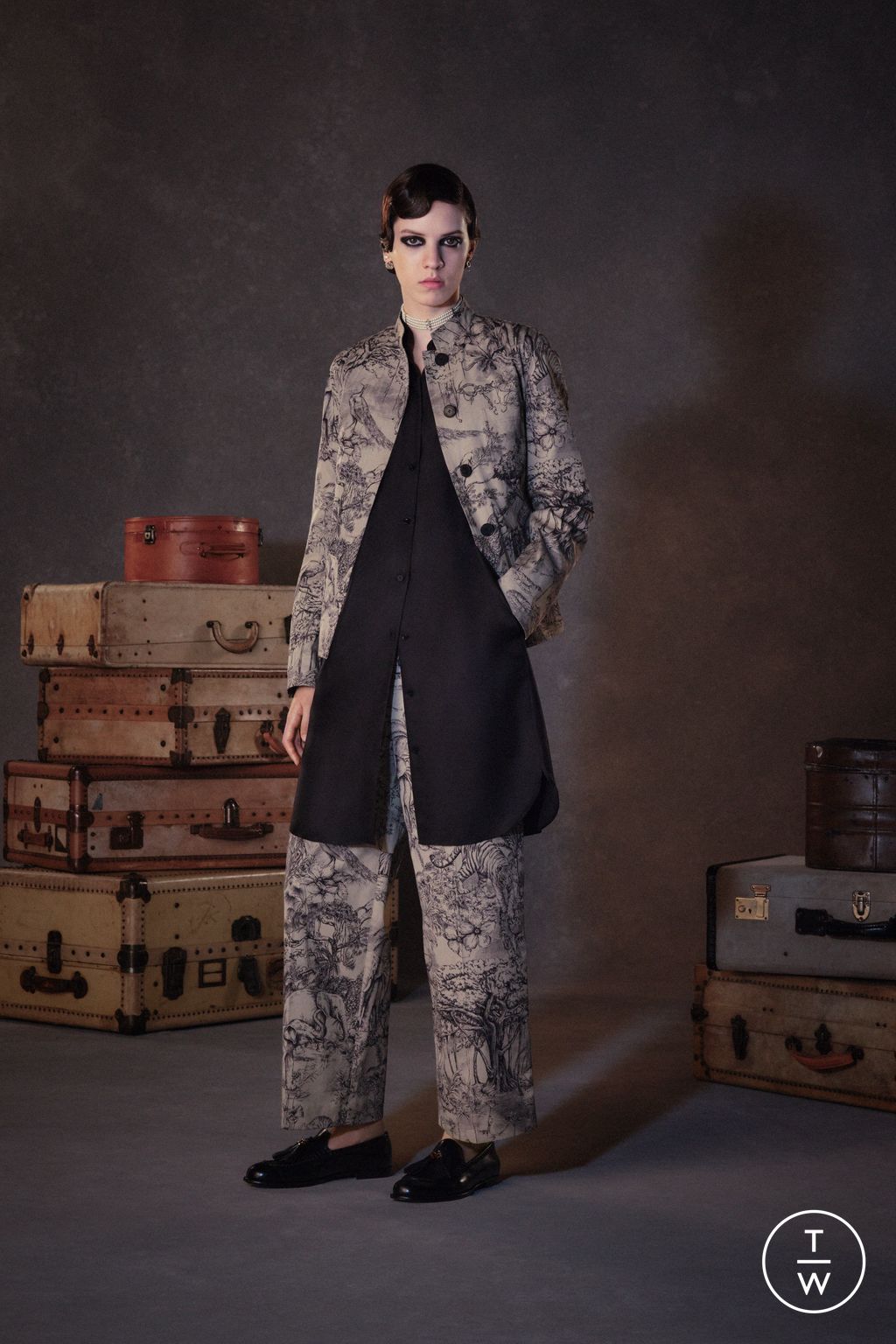 Fashion Week Paris Pre-Fall 2023 look 105 from the Christian Dior collection womenswear