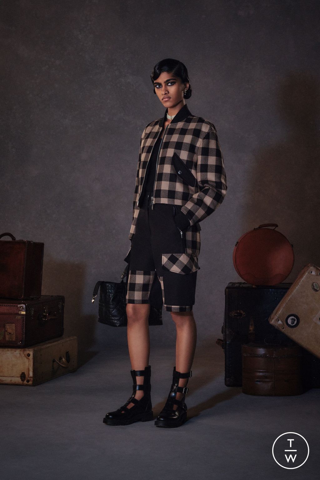 Fashion Week Paris Pre-Fall 2023 look 17 from the Christian Dior collection womenswear