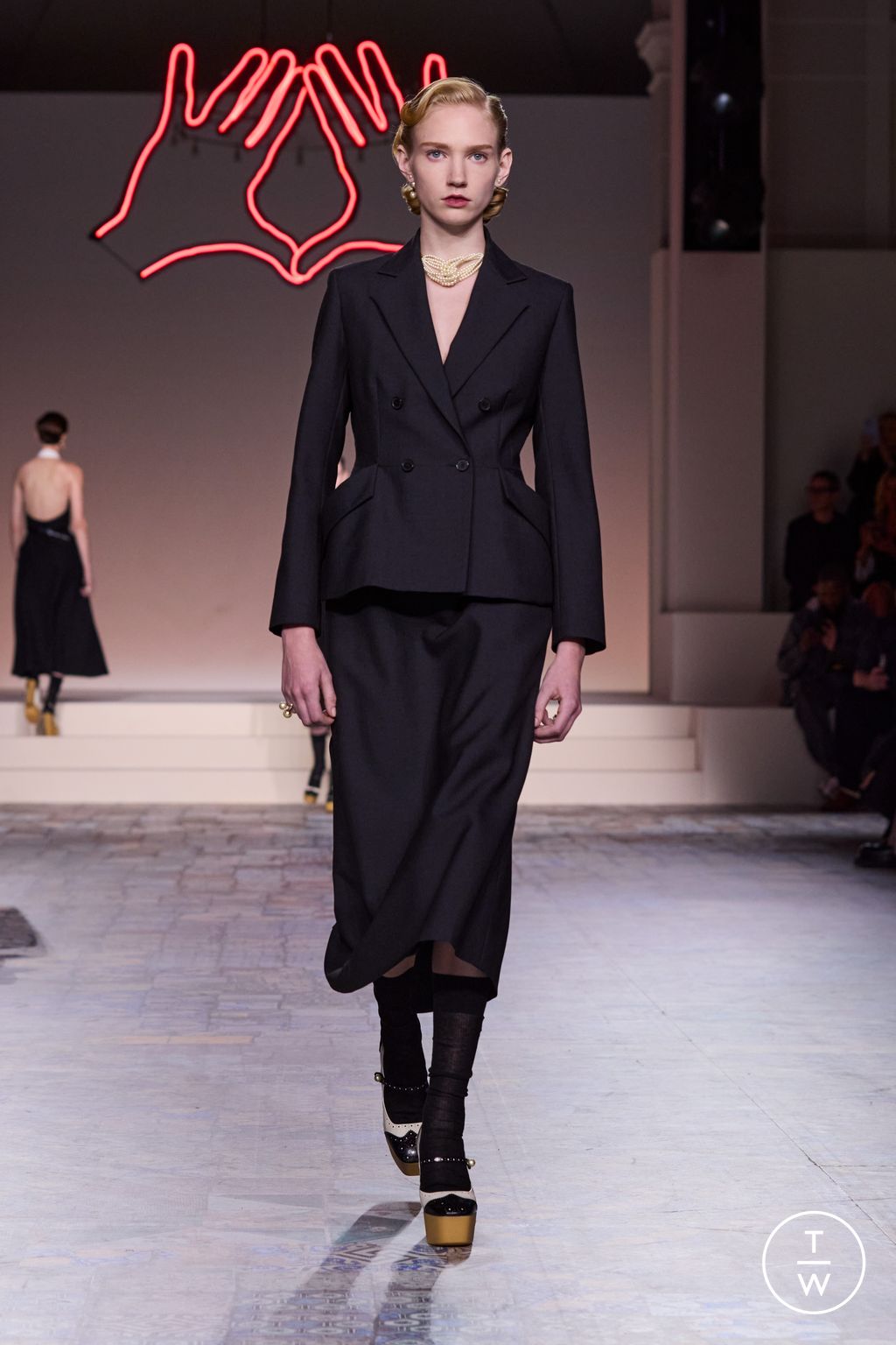 Fashion Week Paris Pre-Fall 2024 look 10 from the Christian Dior collection womenswear