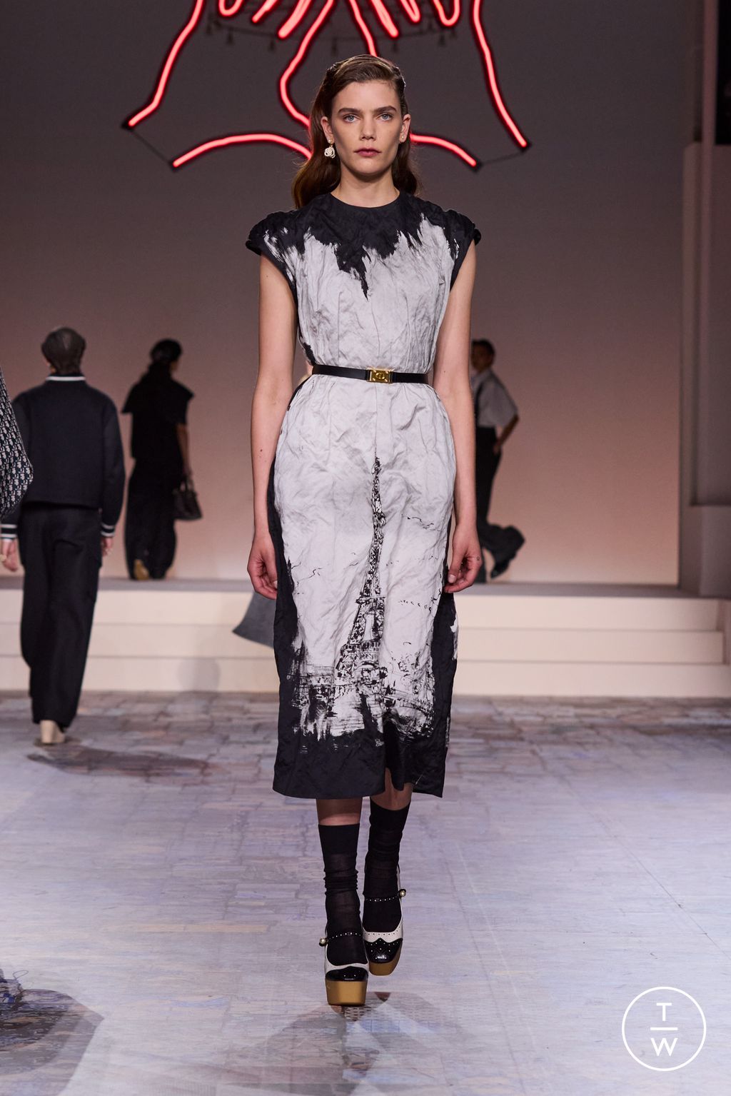 Fashion Week Paris Pre-Fall 2024 look 33 from the Christian Dior collection womenswear