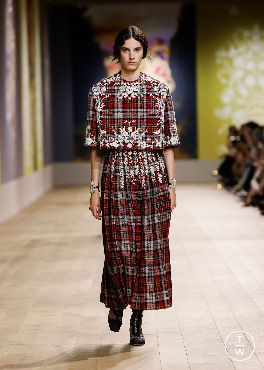 Fashion Week Paris Fall/Winter 2022 look 14 from the Christian Dior collection 高级定制
