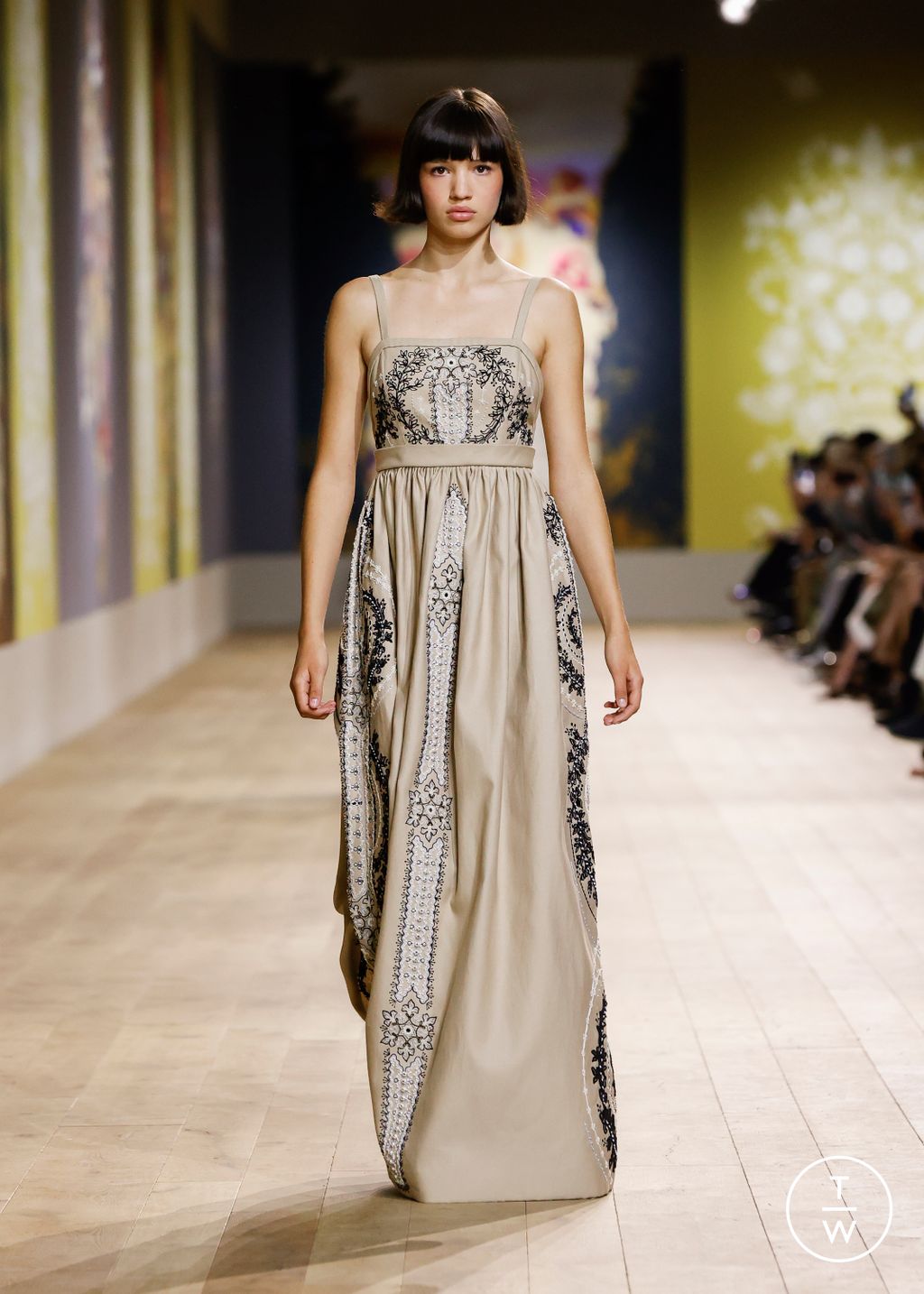 Fashion Week Paris Fall/Winter 2022 look 20 de la collection Christian Dior couture
