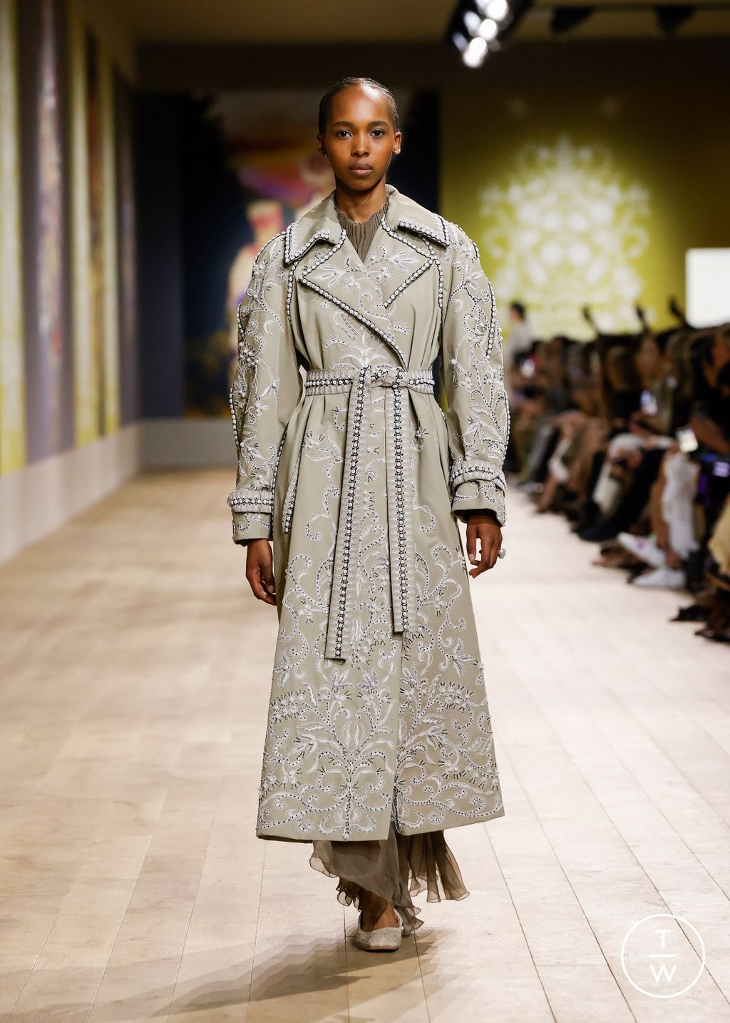 Fashion Week Paris Fall/Winter 2022 look 28 de la collection Christian Dior couture