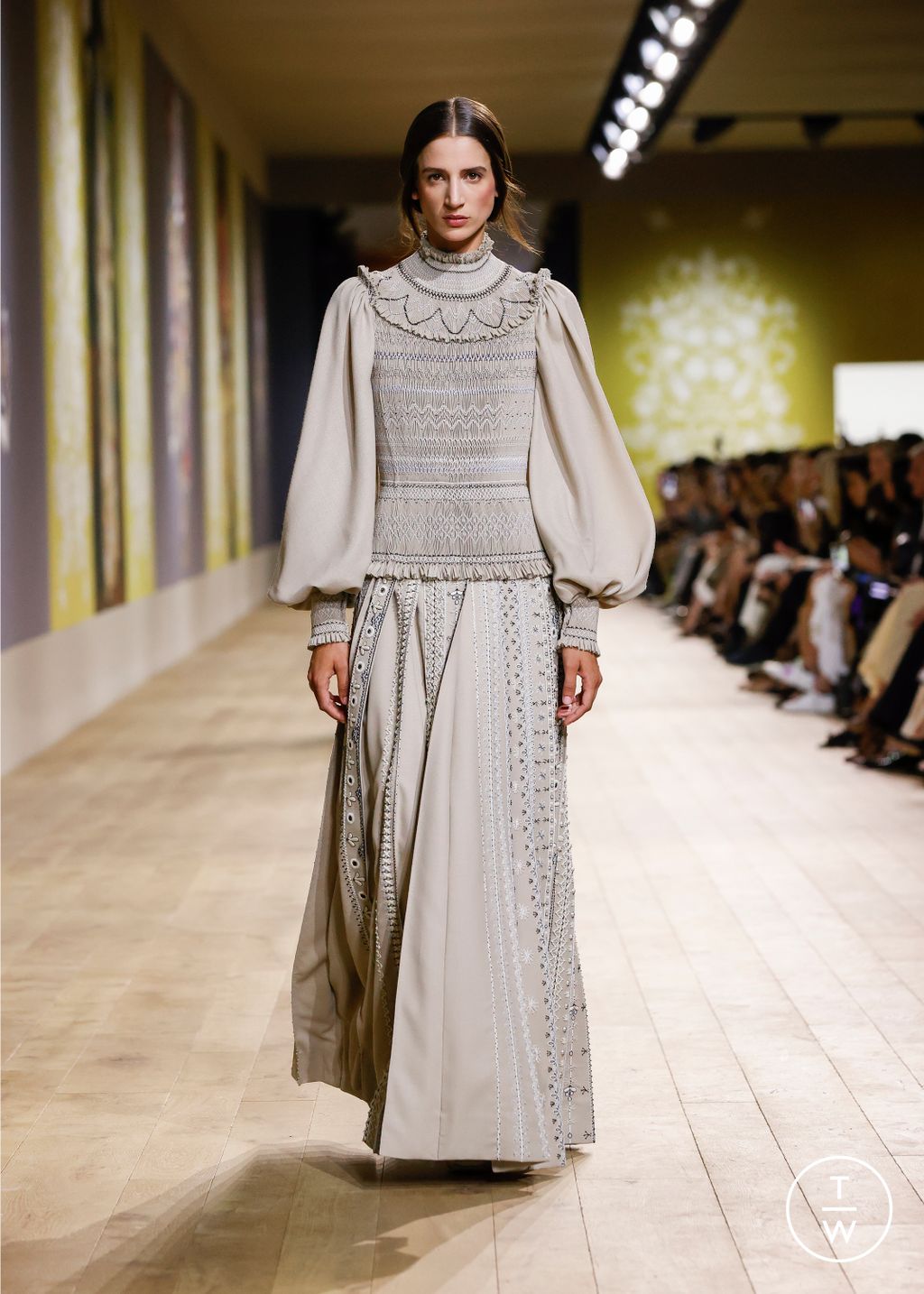 Fashion Week Paris Fall/Winter 2022 look 29 de la collection Christian Dior couture