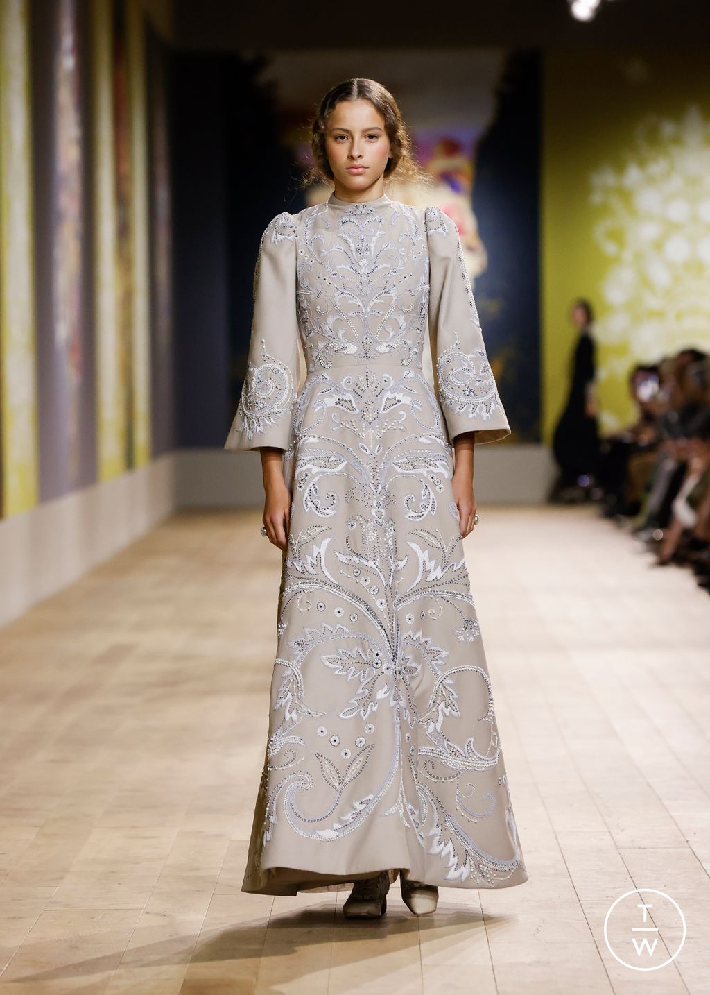 Fashion Week Paris Fall/Winter 2022 look 30 de la collection Christian Dior couture