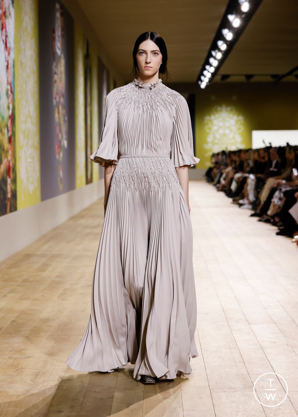 Fashion Week Paris Fall/Winter 2022 look 32 de la collection Christian Dior couture
