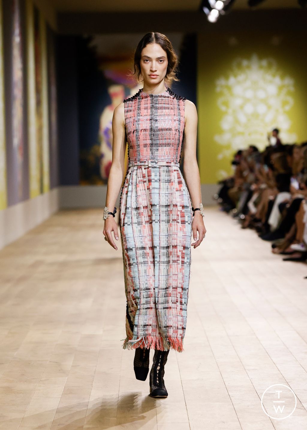 Fashion Week Paris Fall/Winter 2022 look 42 de la collection Christian Dior couture