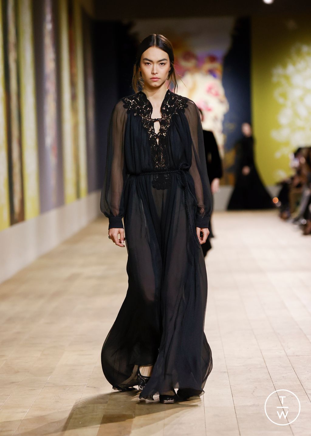 Fashion Week Paris Fall/Winter 2022 look 55 de la collection Christian Dior couture