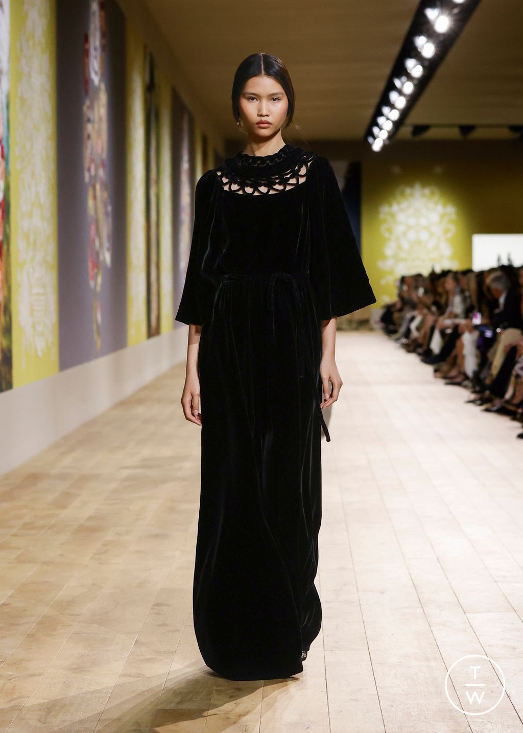 Fashion Week Paris Fall/Winter 2022 look 59 de la collection Christian Dior couture