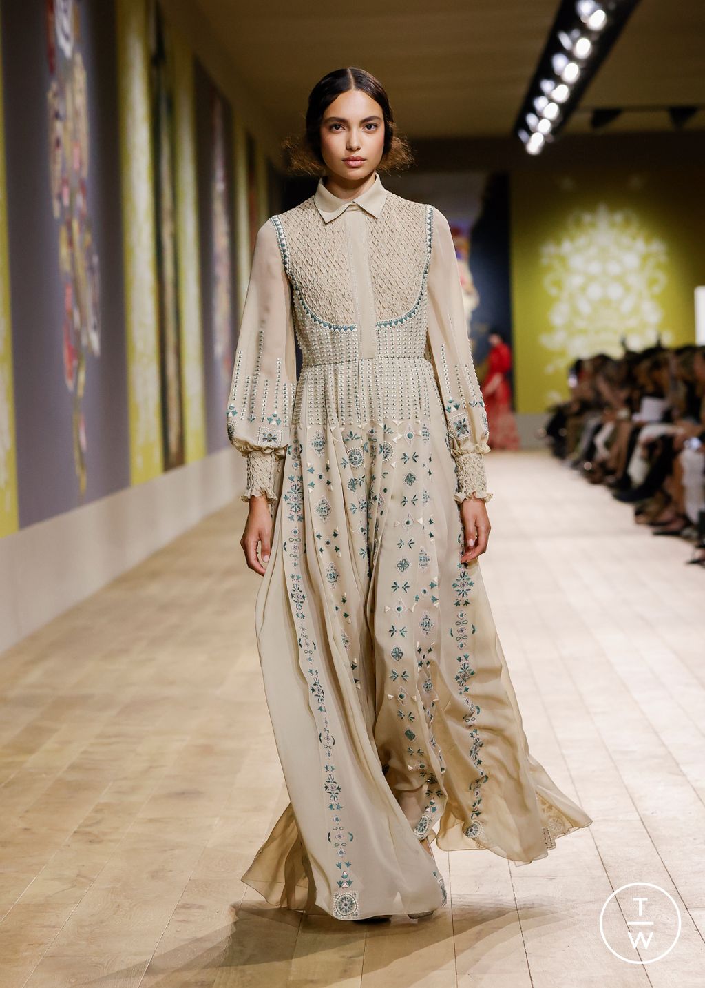 Fashion Week Paris Fall/Winter 2022 look 65 de la collection Christian Dior couture