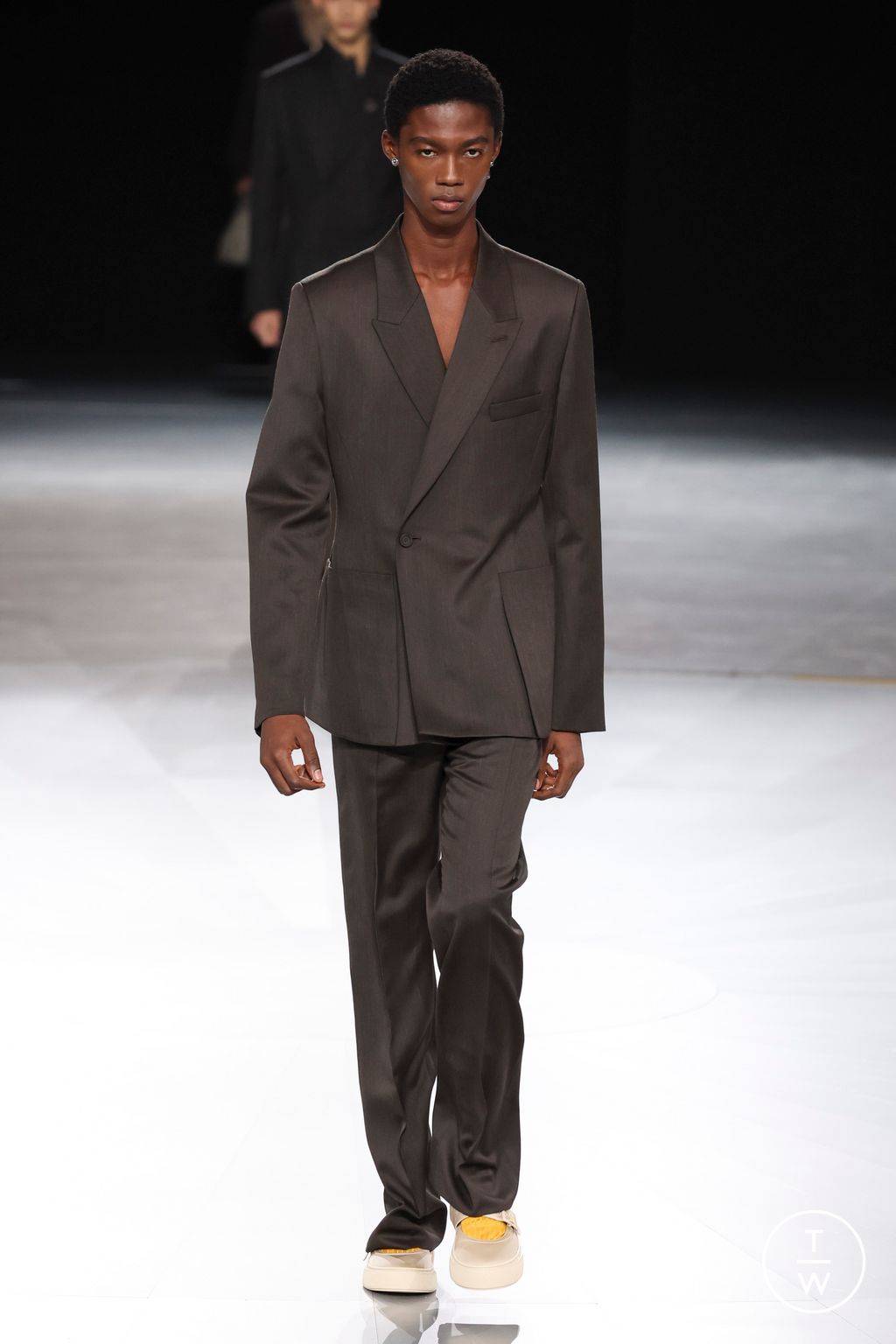 Fashion Week Paris Fall/Winter 2024 look 2 from the Dior Men collection 男装
