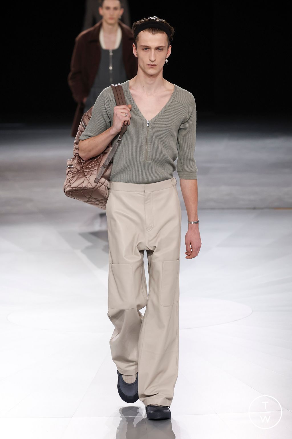 Fashion Week Paris Fall/Winter 2024 look 11 de la collection Dior Men menswear